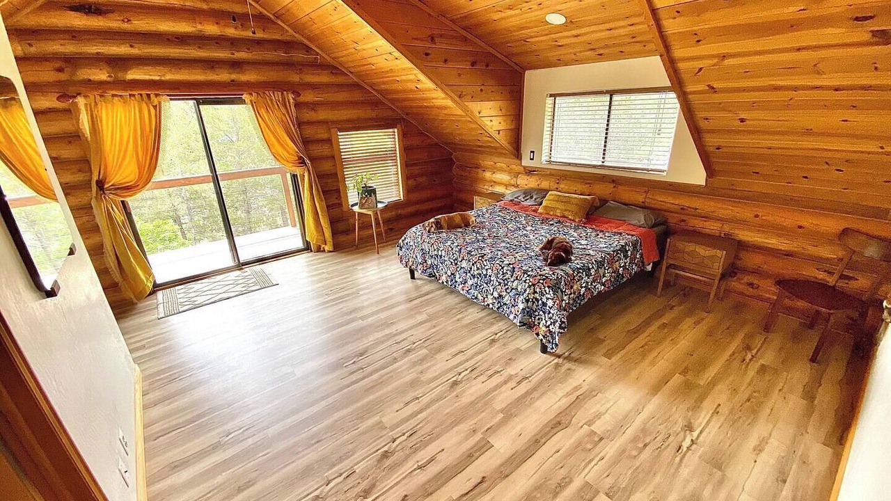 Photo of Bedroom in Veyo