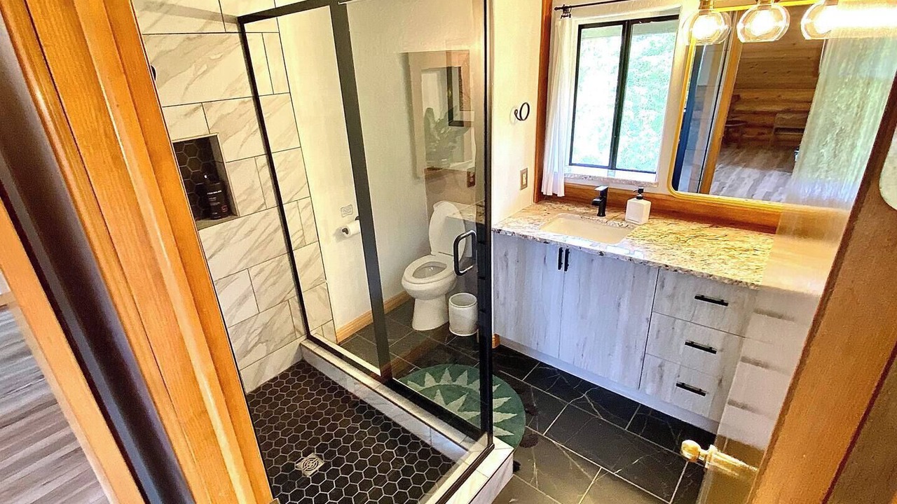 Photo of Bathroom in Veyo