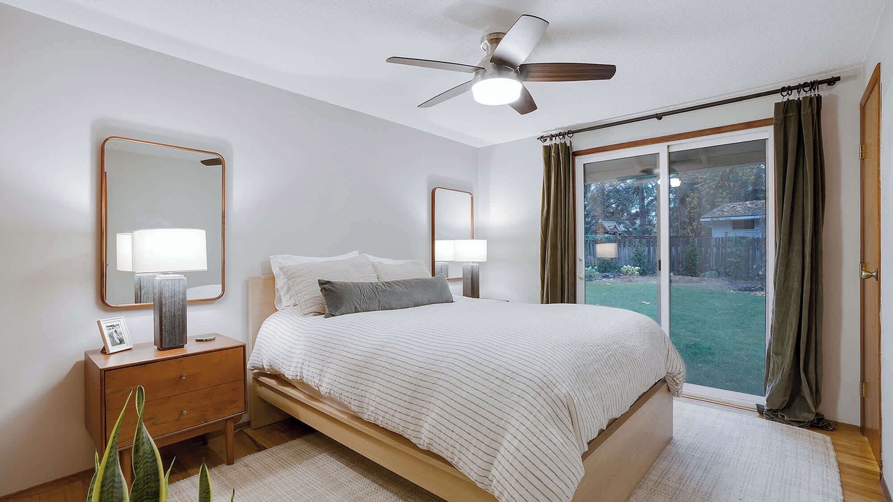 Photo of Bedroom in Lake Oswego
