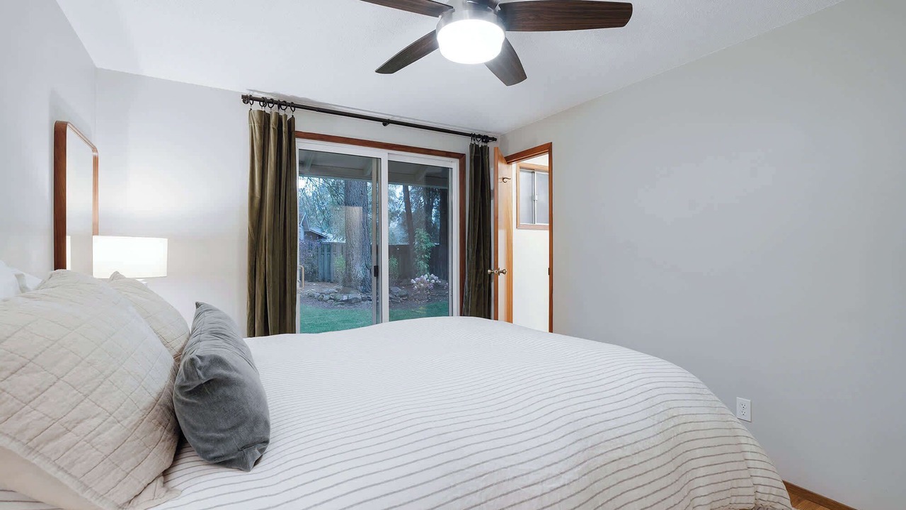 Photo of Bedroom in Lake Oswego