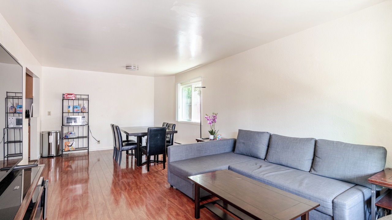 Photo of Livingroom in Albany