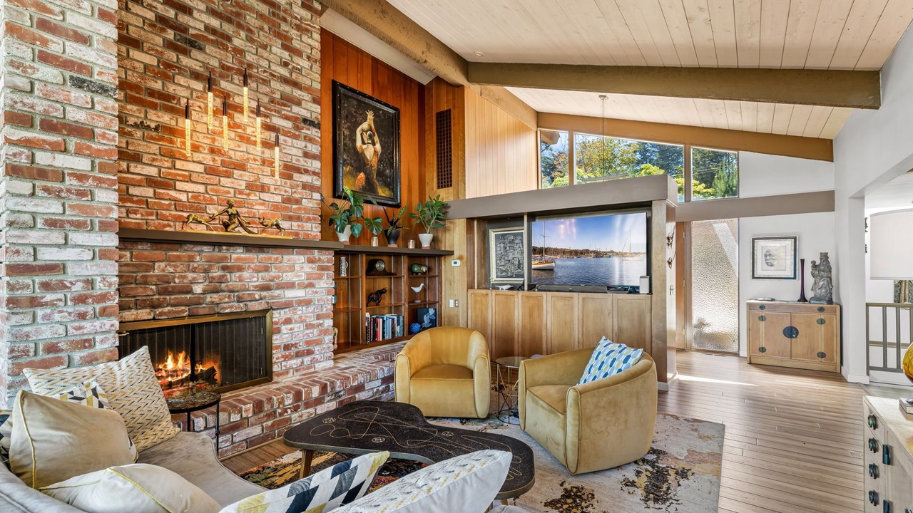 Photo of Livingroom in Monterey