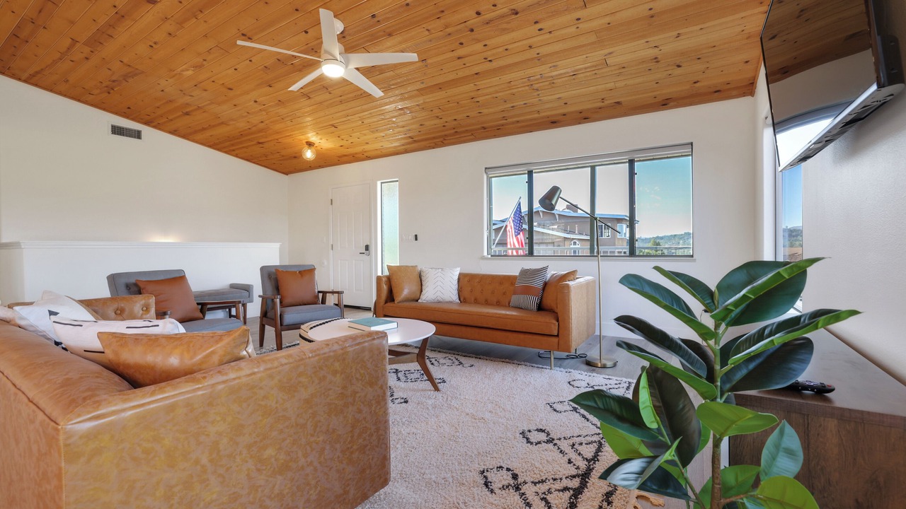 Photo of Livingroom in Oak Shores
