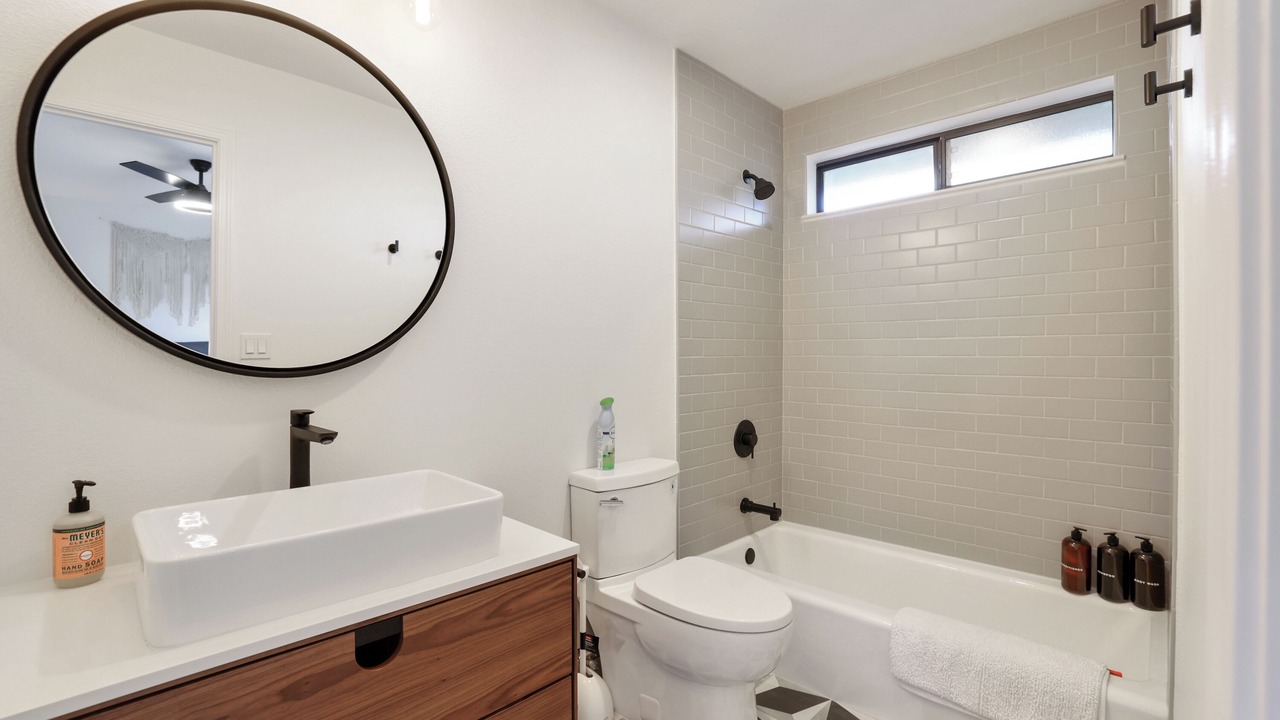 Photo of Bathroom in Oak Shores