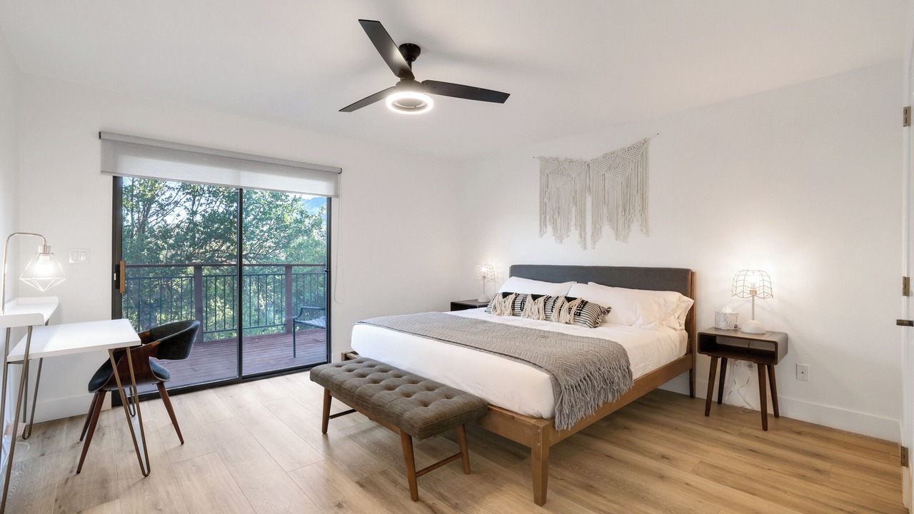 Photo of Bedroom in Oak Shores
