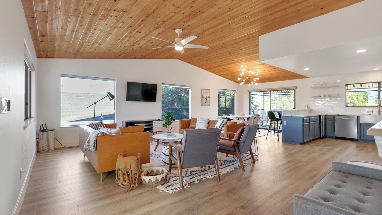 Photo of Livingroom in Oak Shores