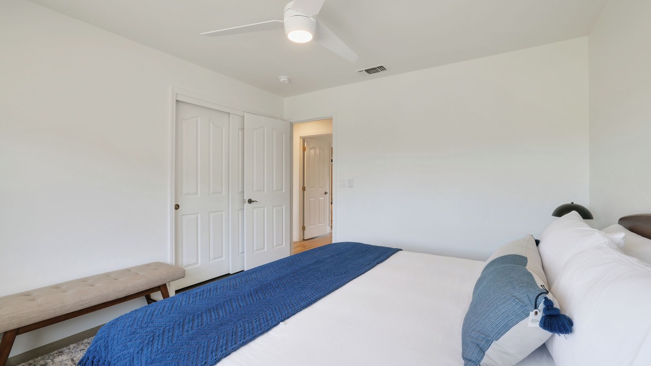 Photo of Bedroom in Oak Shores