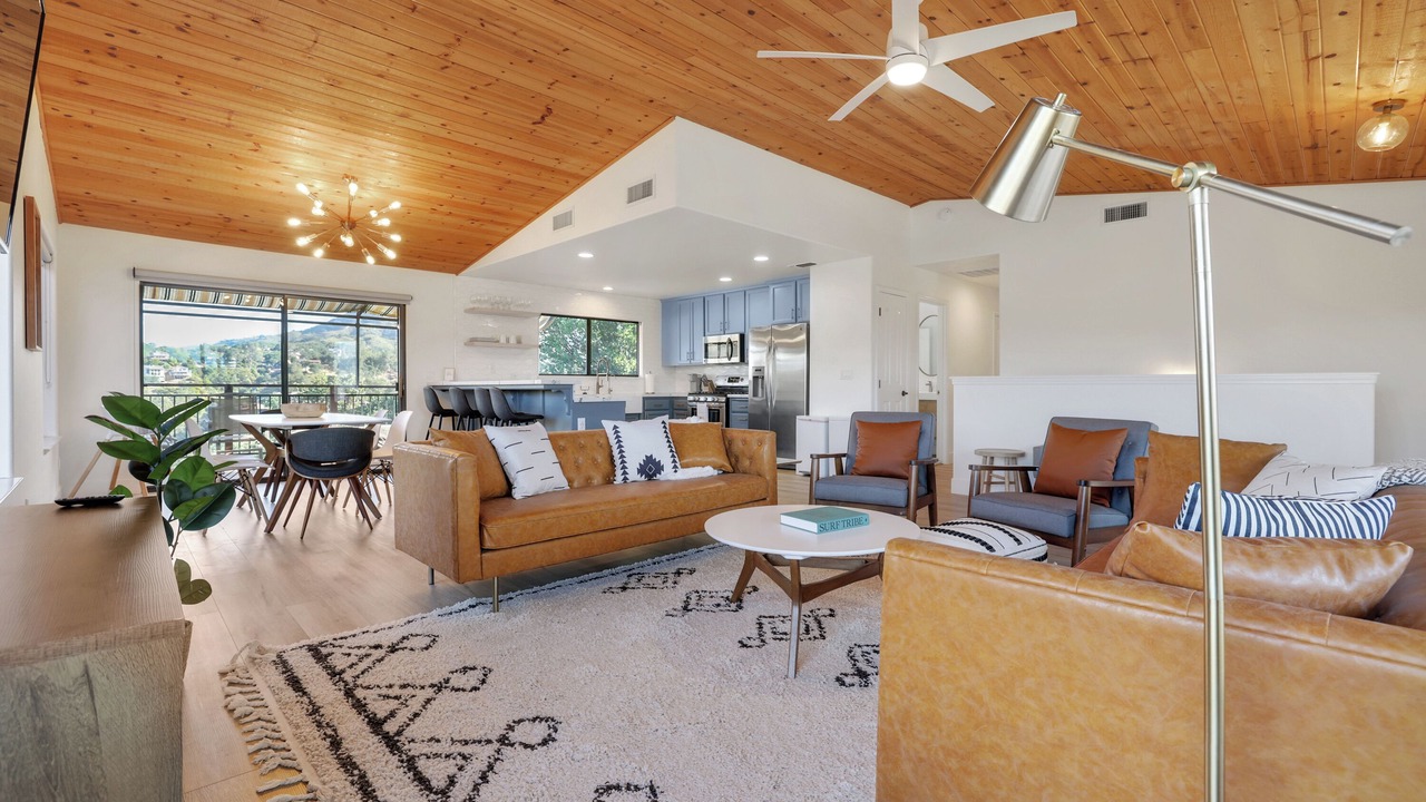 Photo of Livingroom in Oak Shores