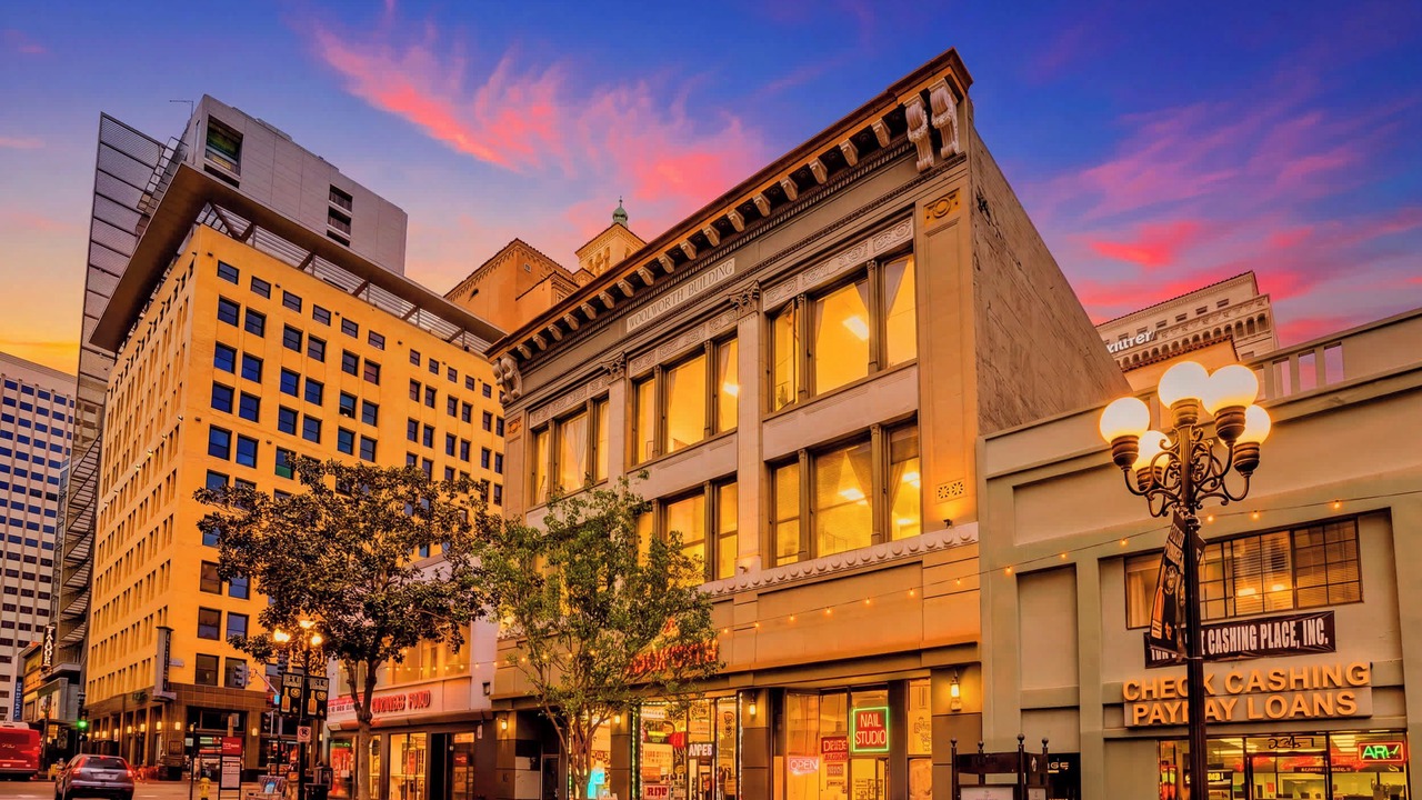 Photo of Others in Gaslamp Quarter