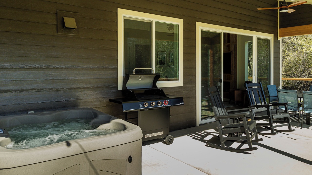 Photo of Patio Balcony in Yosemite Lakes