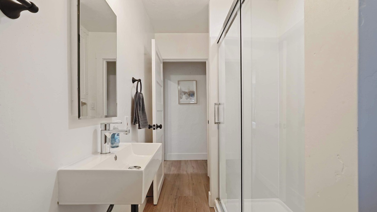 Photo of Bathroom in North Oak Park
