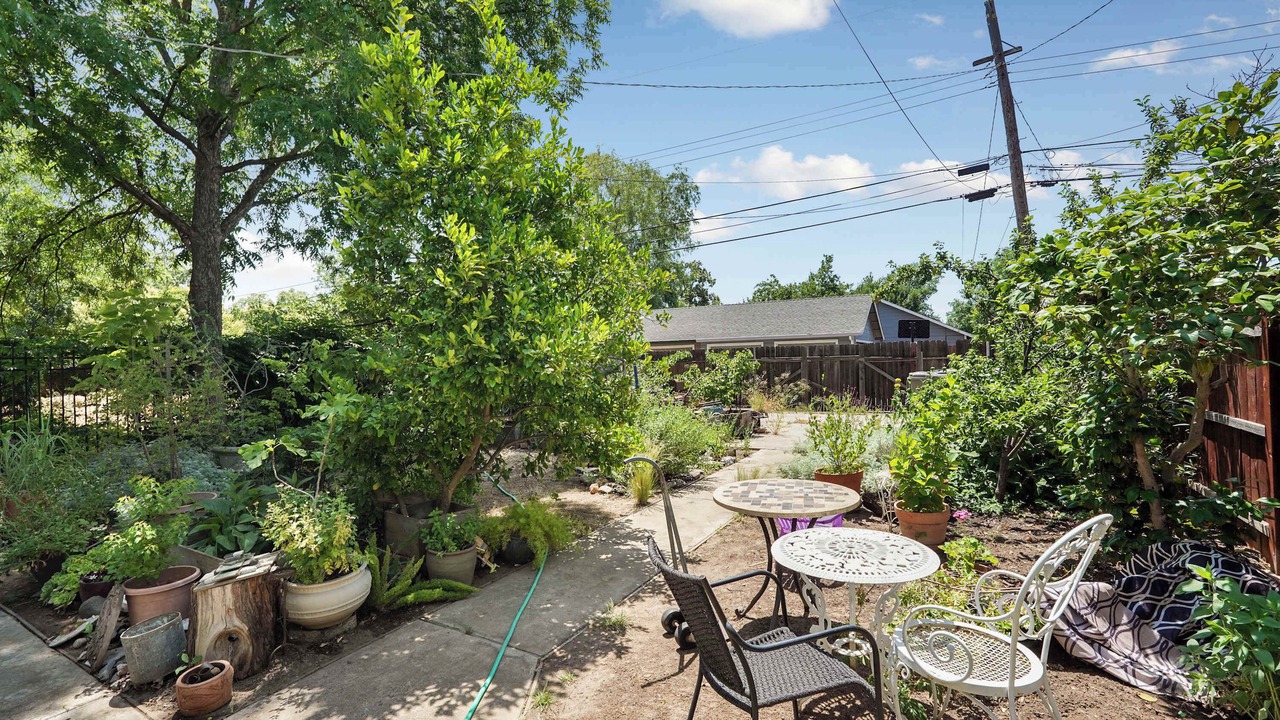 Photo of Outdoor in North Oak Park
