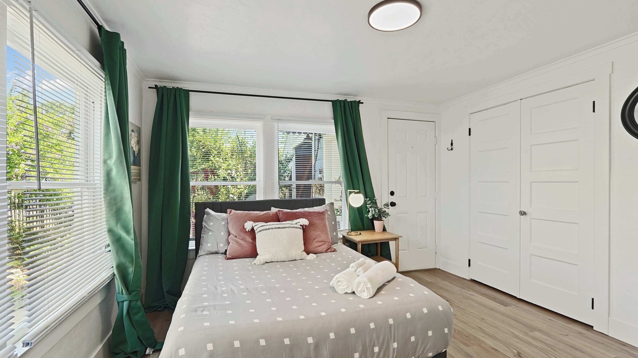 Photo of Bedroom in North Oak Park