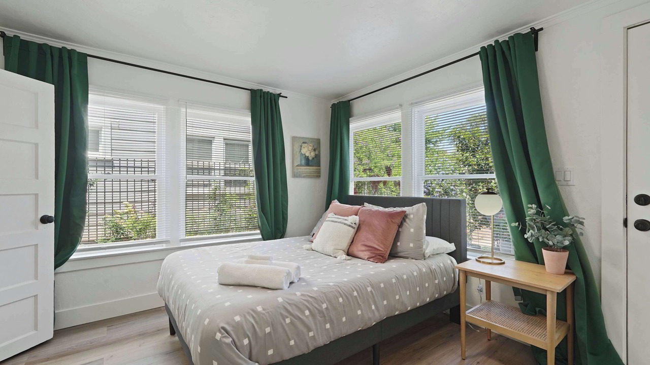 Photo of Bedroom in North Oak Park
