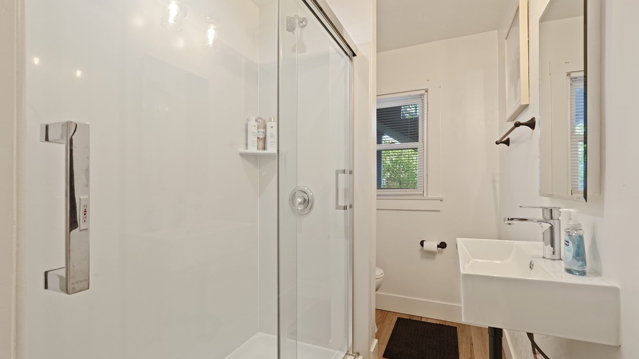 Photo of Bathroom in North Oak Park