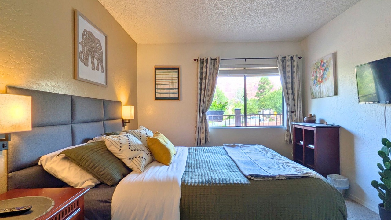 Photo of Bedroom in Oak Creek