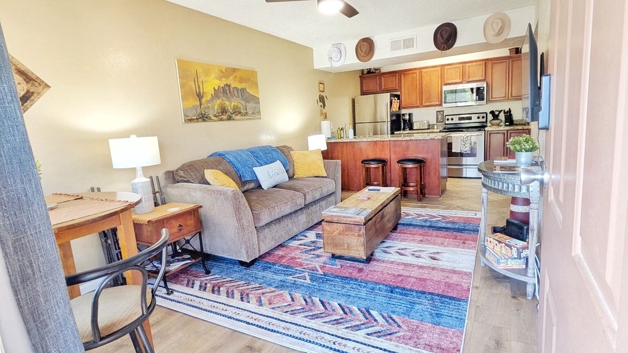 Photo of Livingroom in Oak Creek