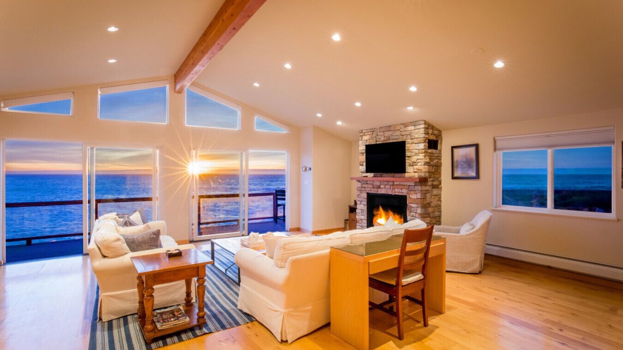 Photo of Livingroom in Shelter Cove