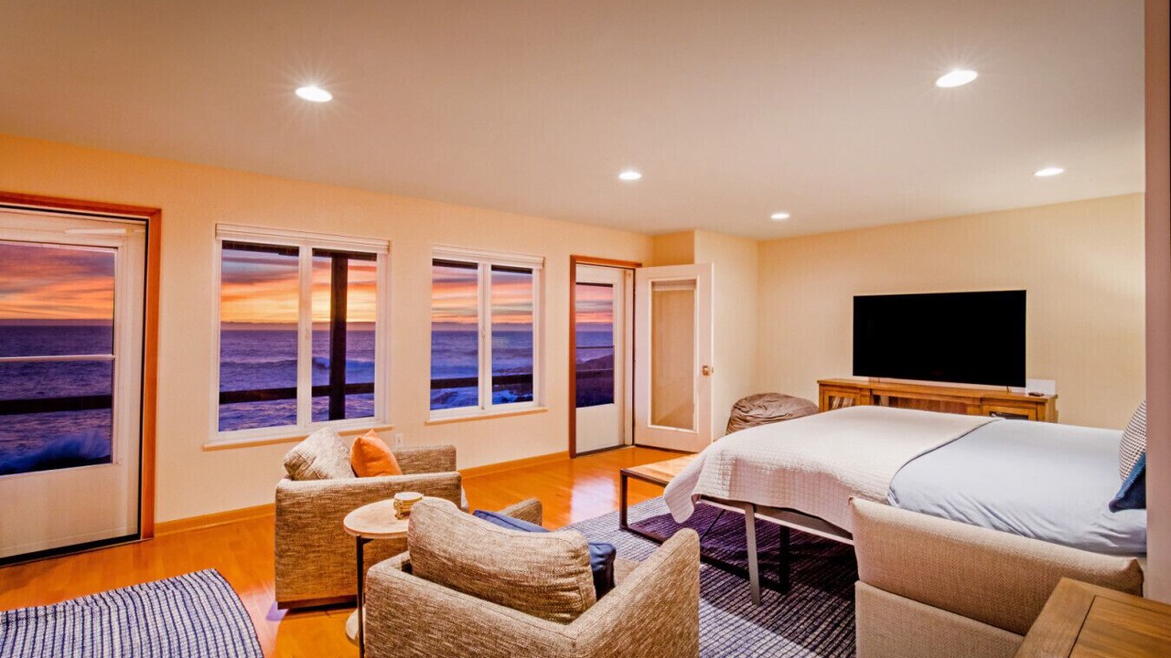 Photo of Bedroom in Shelter Cove