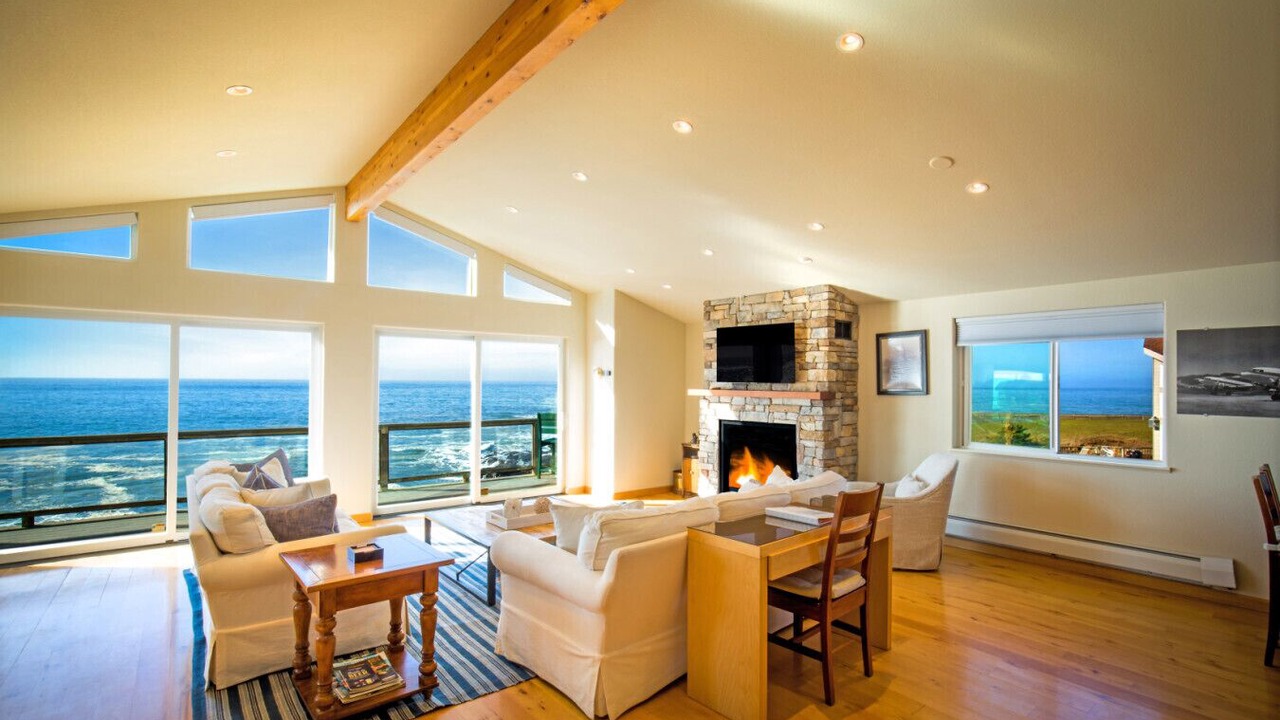 Photo of Livingroom in Shelter Cove