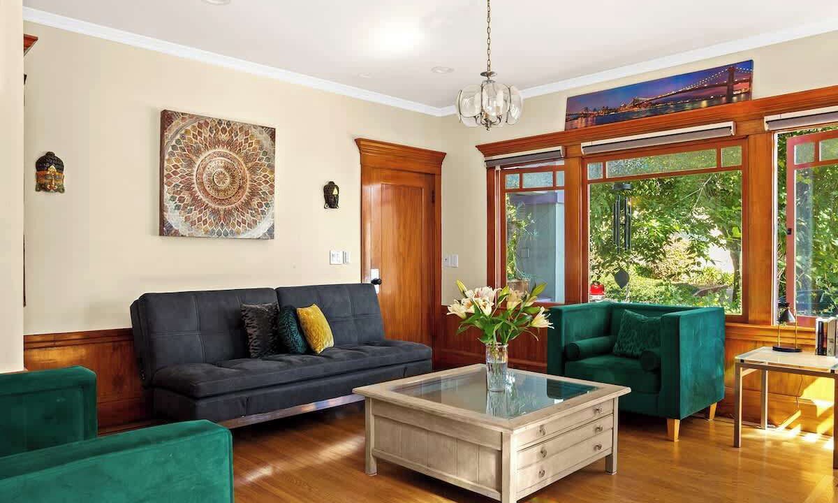 Photo of Livingroom in Fairview Park