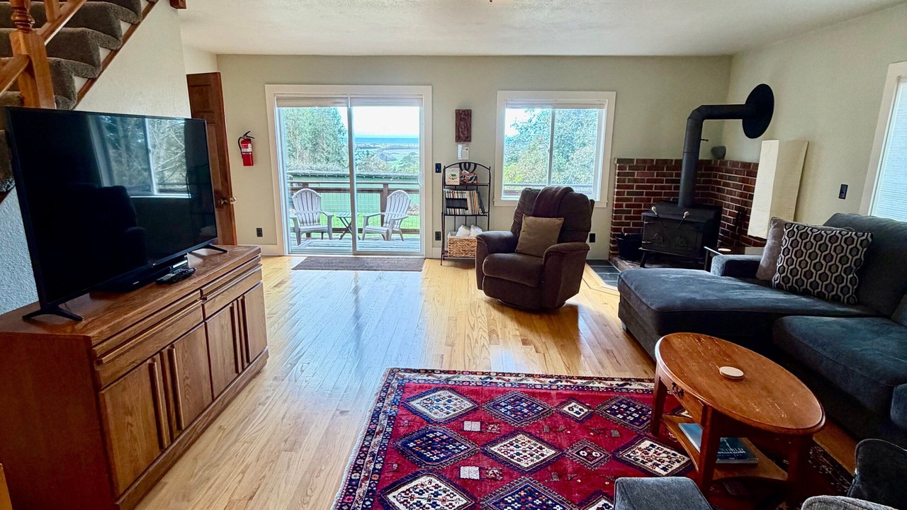Photo of Livingroom in McKinleyville