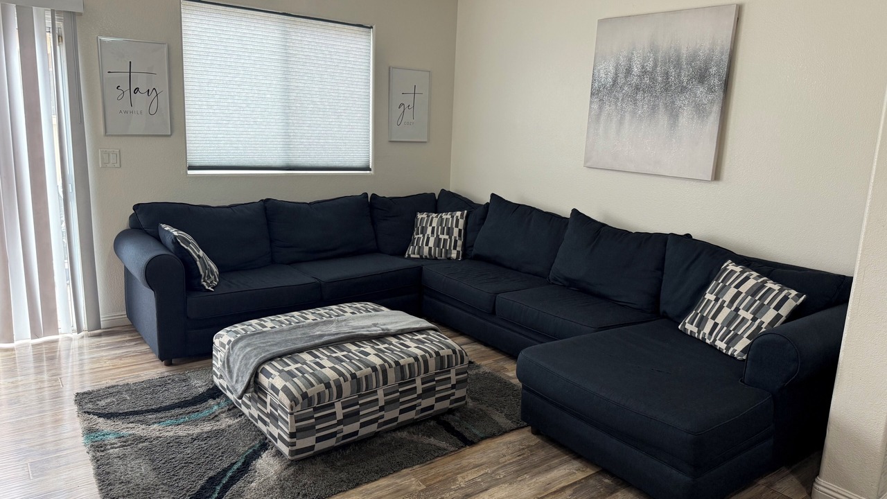Photo of Livingroom in Enterprise