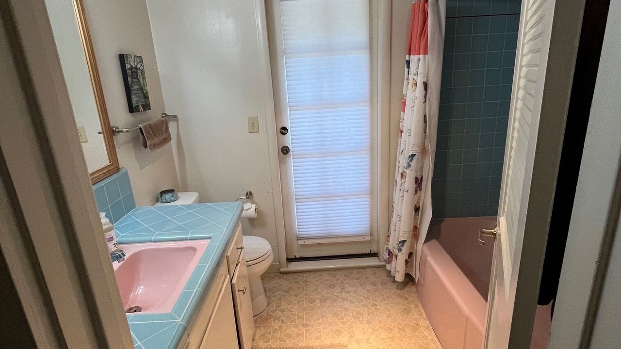 Photo of Bathroom in Noddin