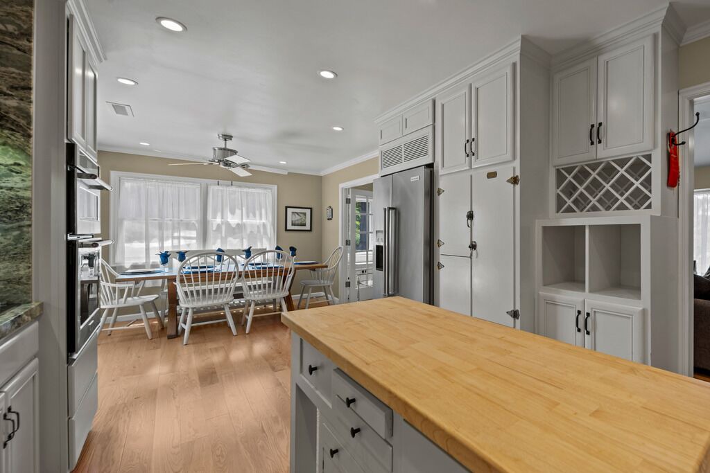 Photo of Livingroom in Del Monte Forest
