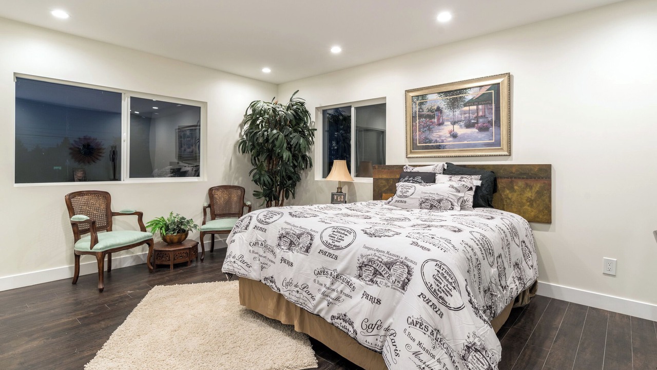Photo of Bedroom in Oakland