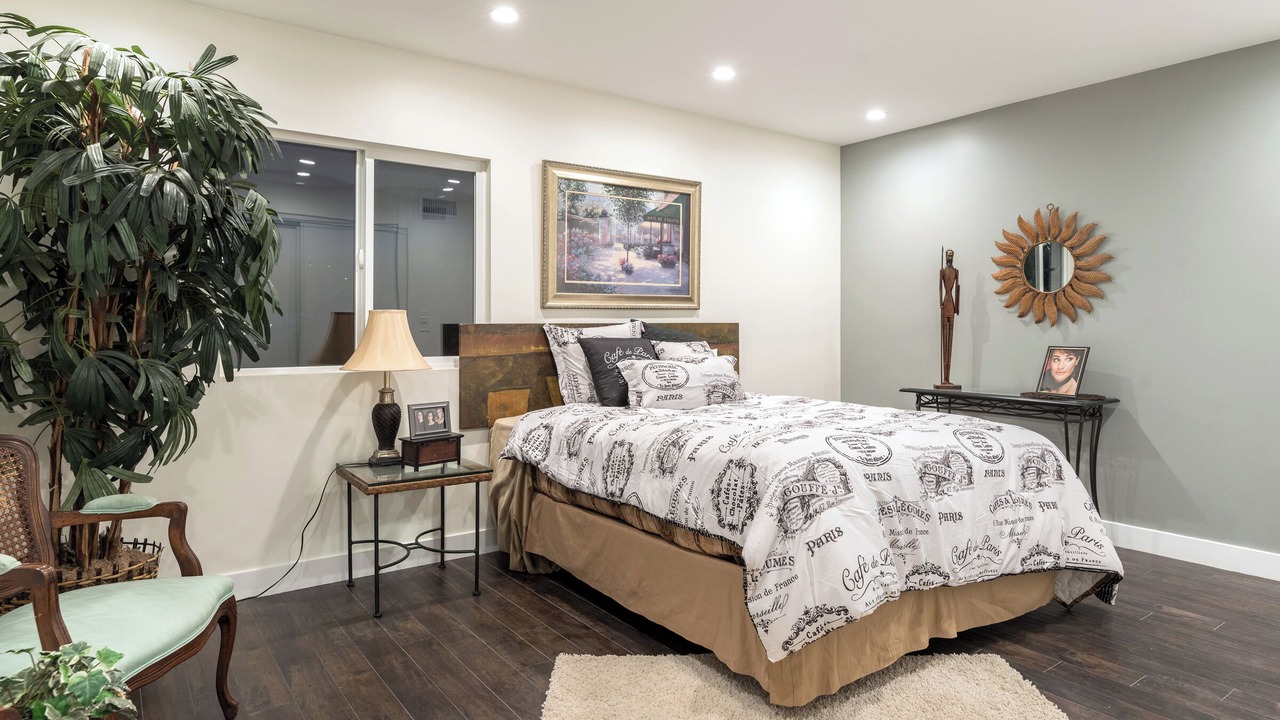 Photo of Bedroom in Oakland
