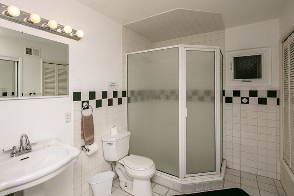 Photo of Bathroom in Bullhead City
