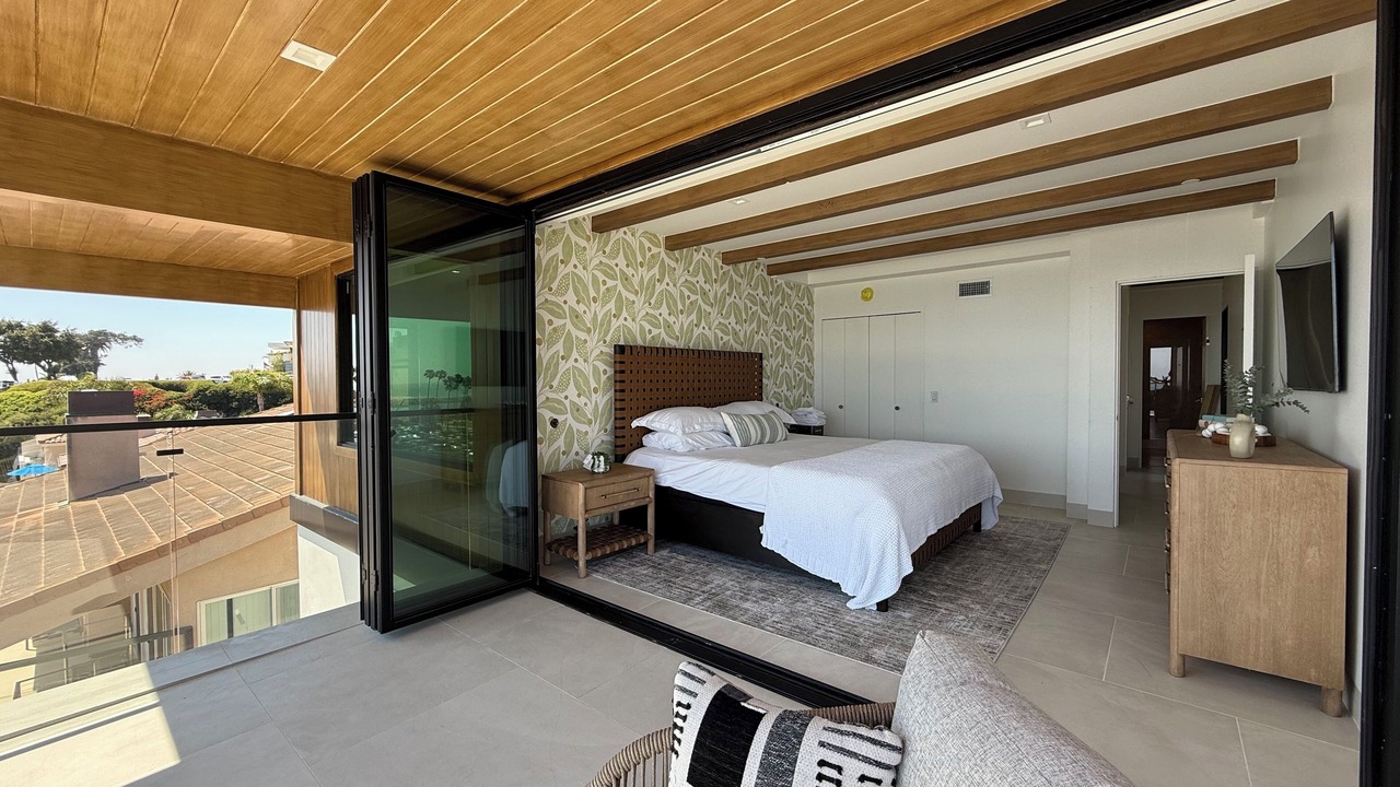 Photo of Bedroom in Corona del Mar