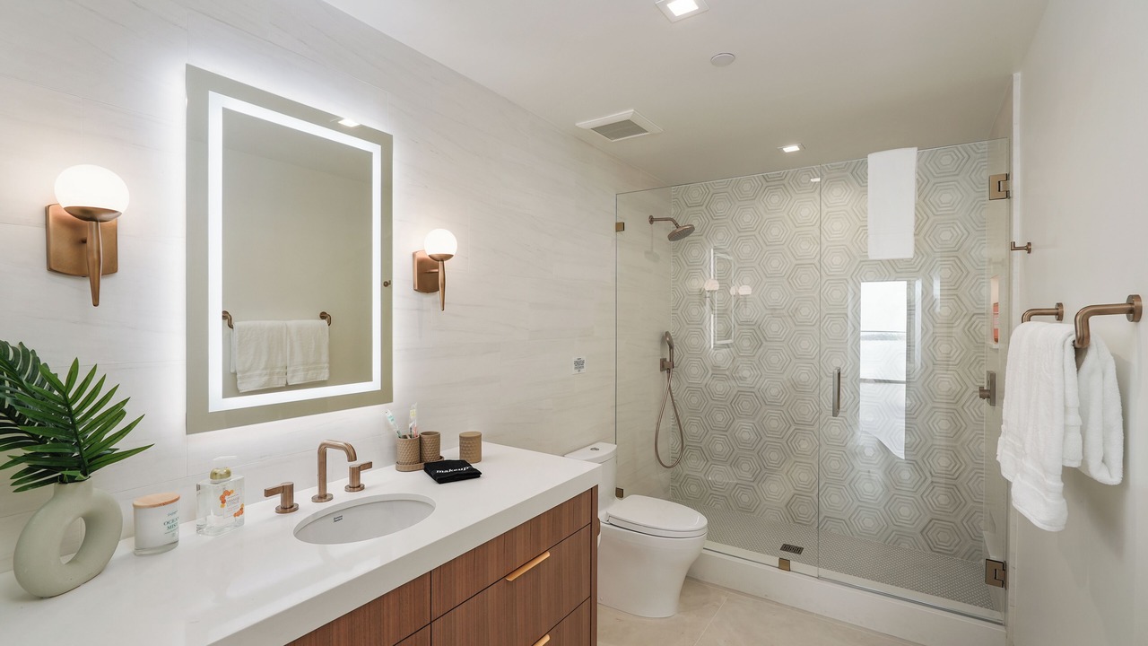 Photo of Bathroom in Corona del Mar