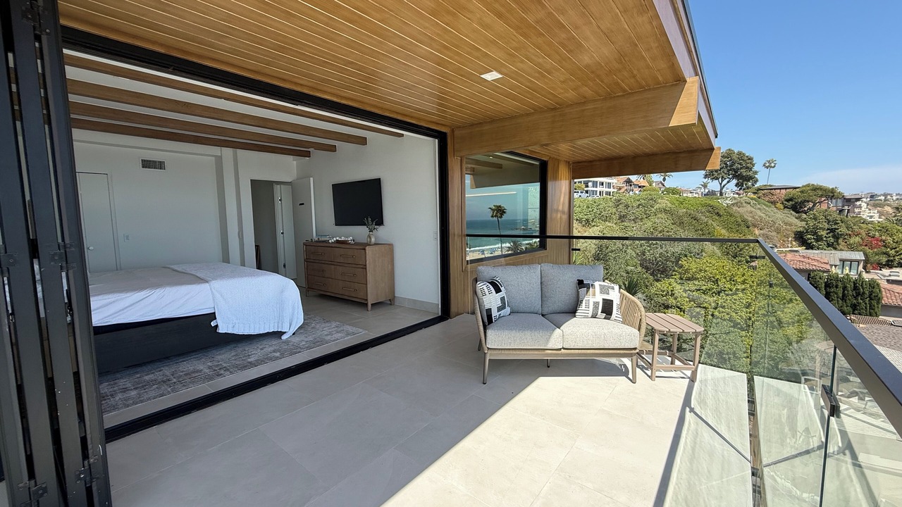 Photo of Bedroom in Corona del Mar