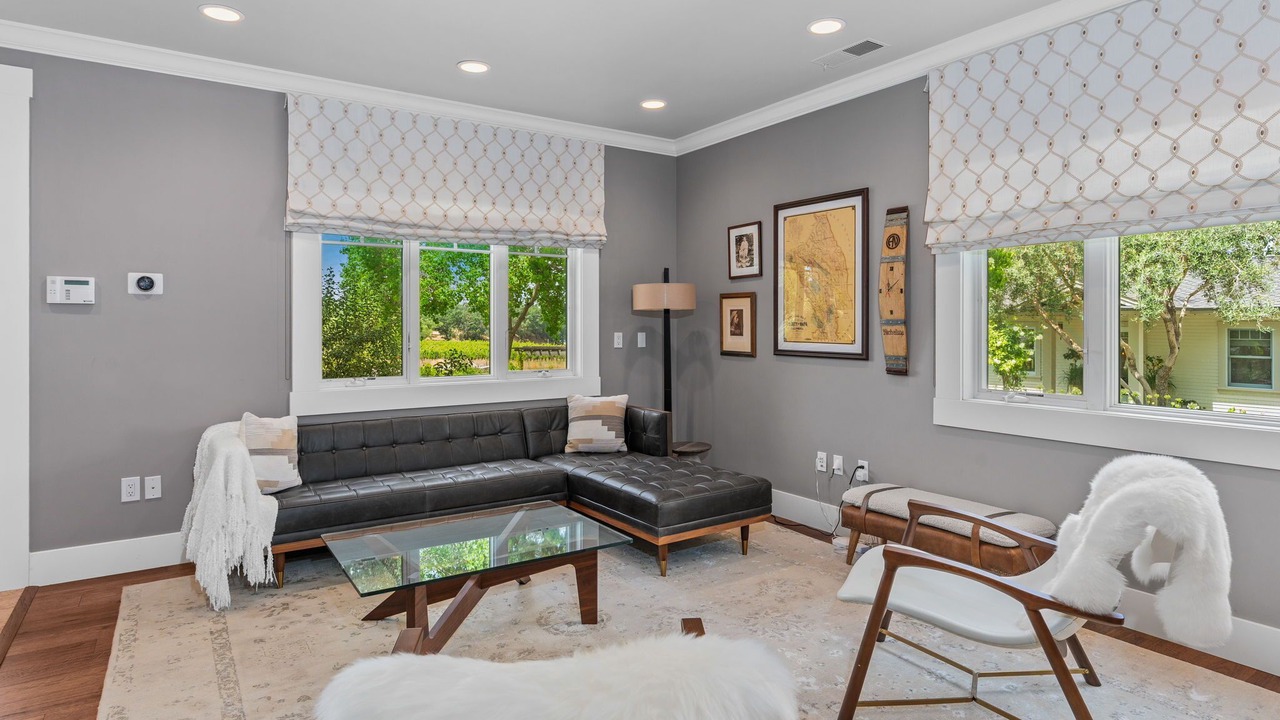 Photo of Livingroom in Napa
