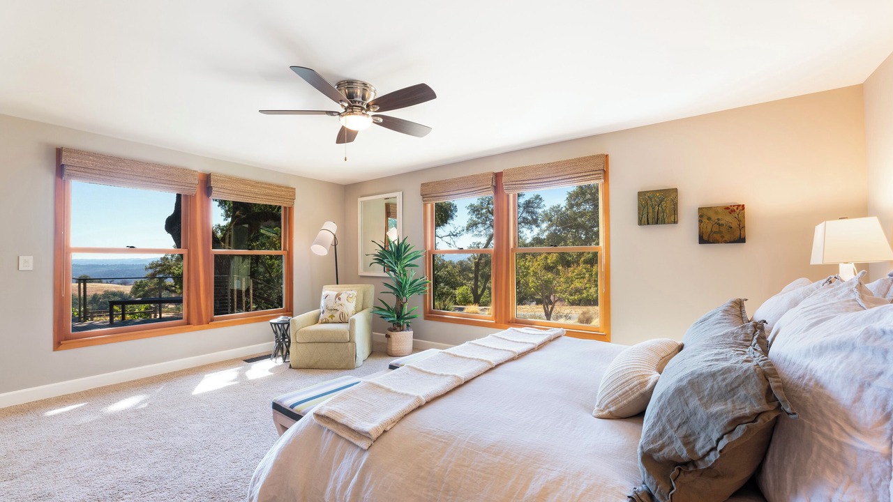 Photo of Bedroom in Geyserville