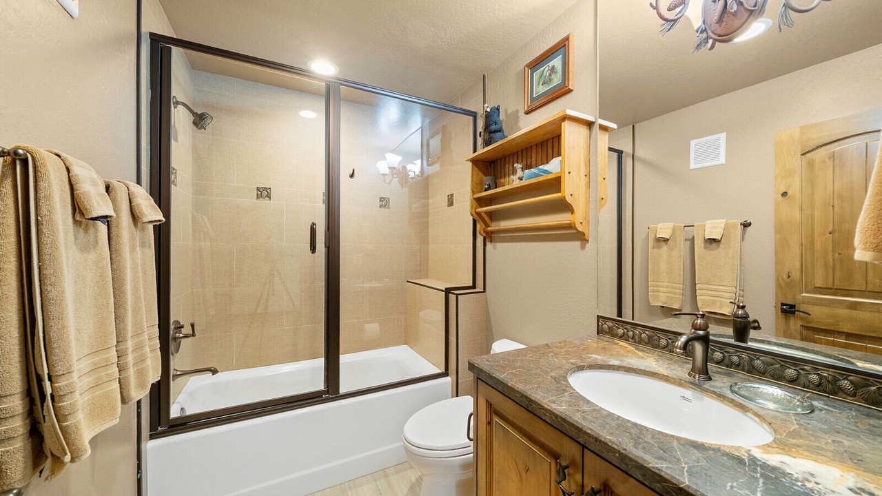 Photo of Bathroom in Graeagle