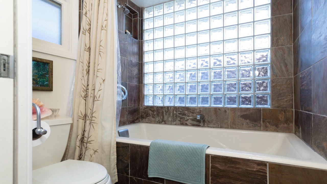 Photo of Bathroom in Shell Beach