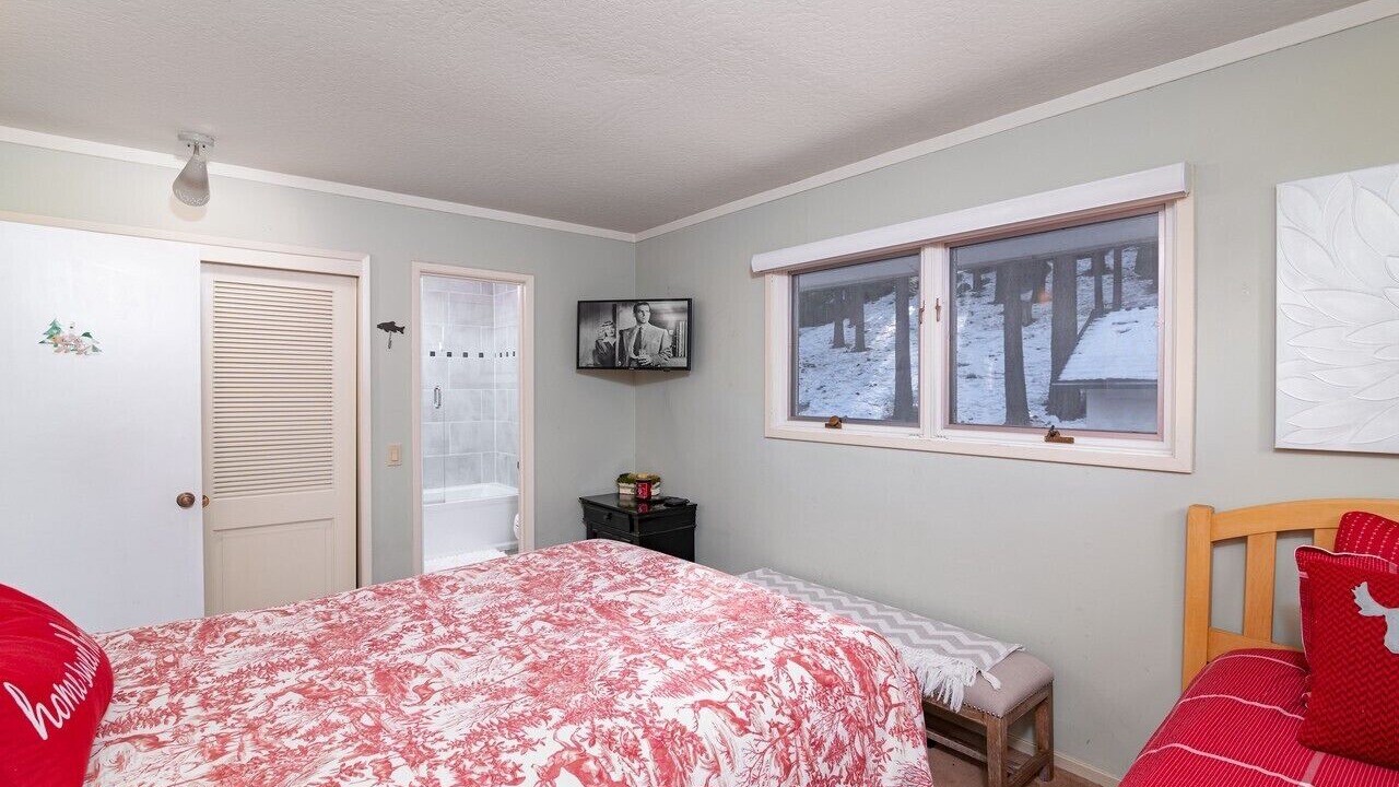 Photo of Bedroom in Skyland