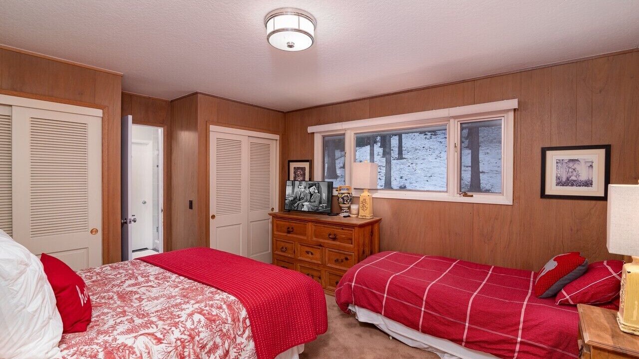 Photo of Bedroom in Skyland