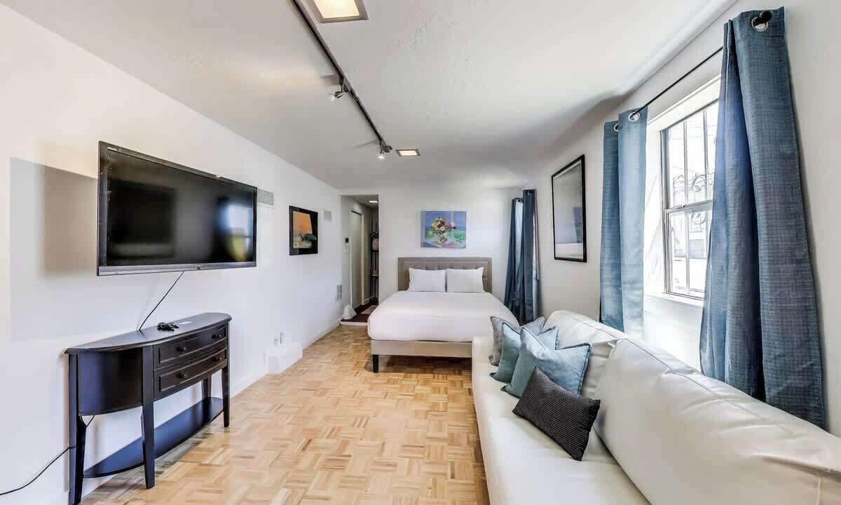 Photo of Bedroom in Outer Sunset