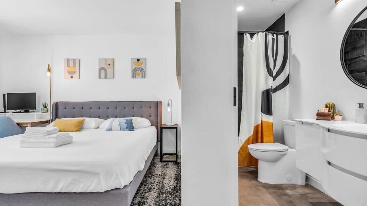Photo of Bedroom in Racquet Club West