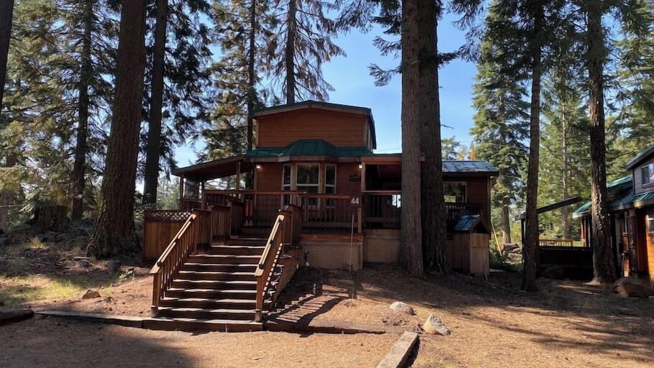 Photo of Outdoor in Ashland