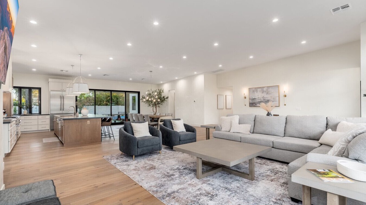 Photo of Livingroom in Thunderbird Desert Estates