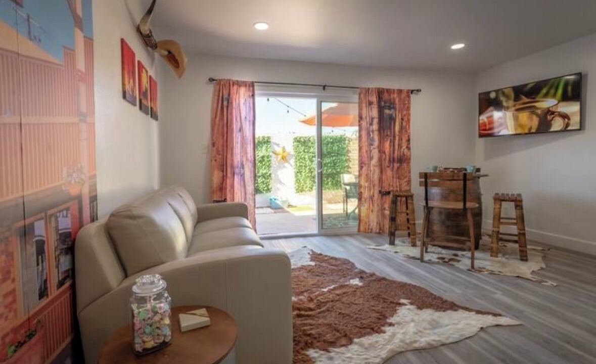 Photo of Livingroom in Scottsdale Estates Nine