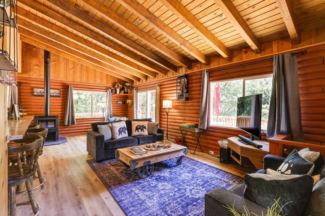 Photo of Livingroom in Phoenix Lake-Cedar Ridge