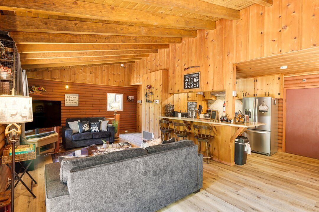 Photo of Livingroom in Phoenix Lake-Cedar Ridge