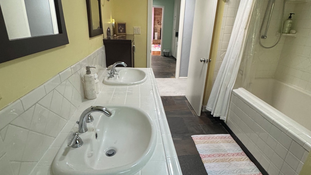 Photo of Bathroom in Western