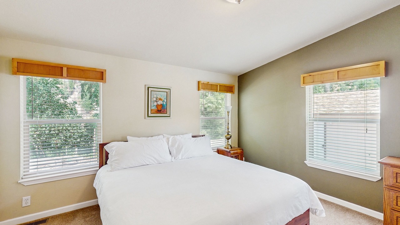 Photo of Bedroom in Willow Creek